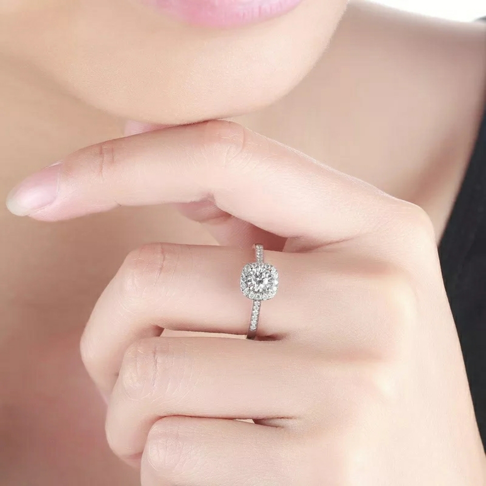 New Silver Simulated Diamond Ring